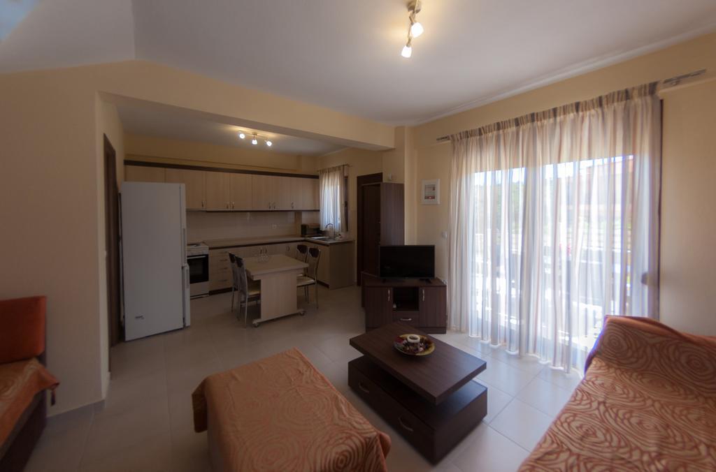 Ianthi Maisonettes Nea Roda Extérieur photo