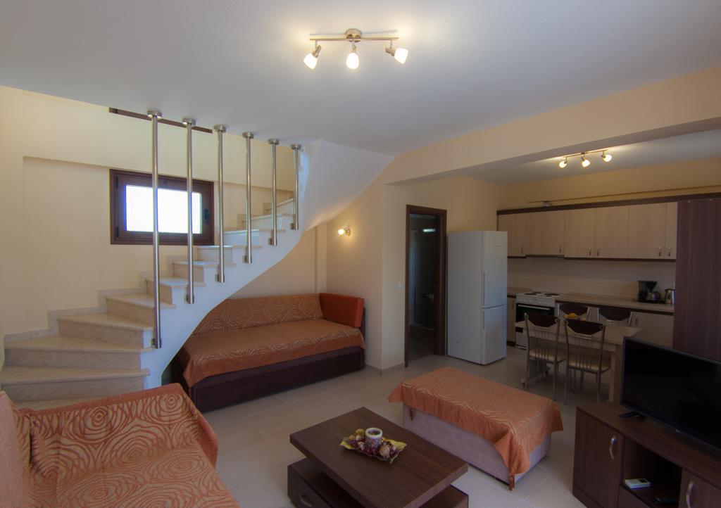 Ianthi Maisonettes Nea Roda Extérieur photo