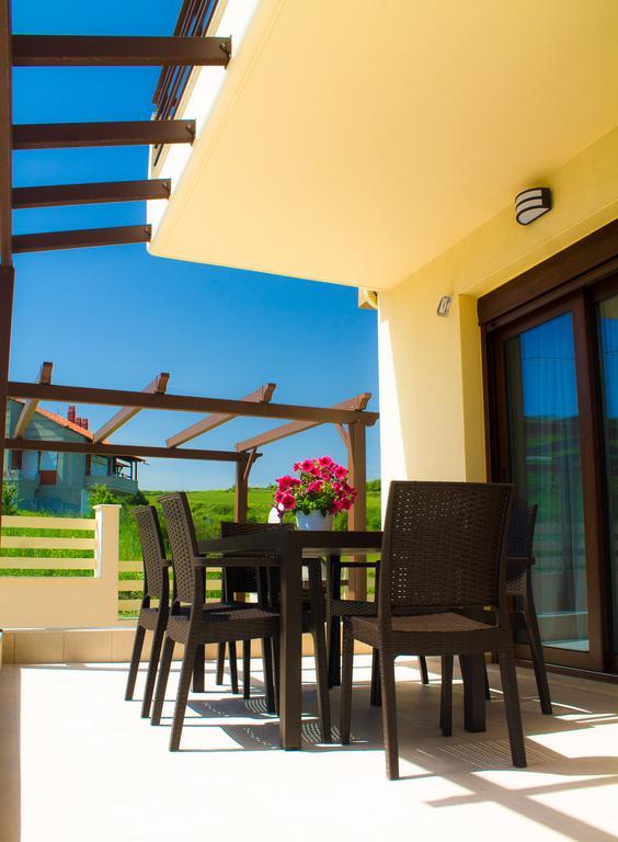 Ianthi Maisonettes Nea Roda Extérieur photo